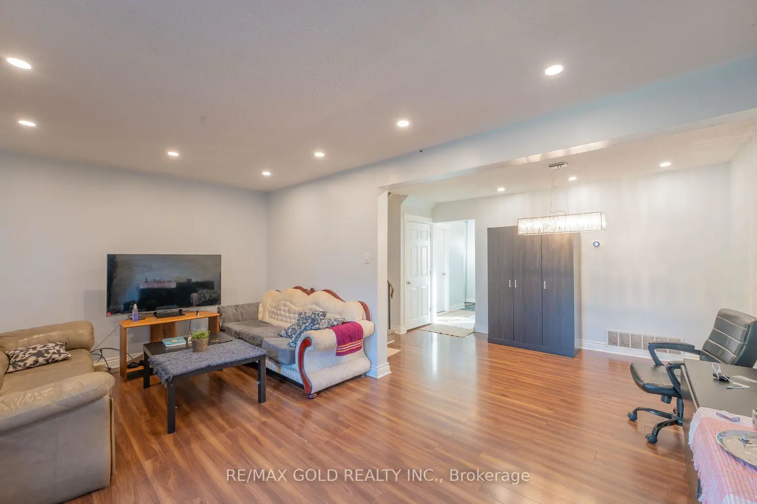 Additional image 10 of 900 Central Park Drive 107