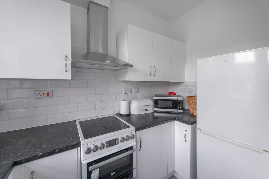 Additional image 5 of 3 bed flat to rentBruce St, Stirling FK8