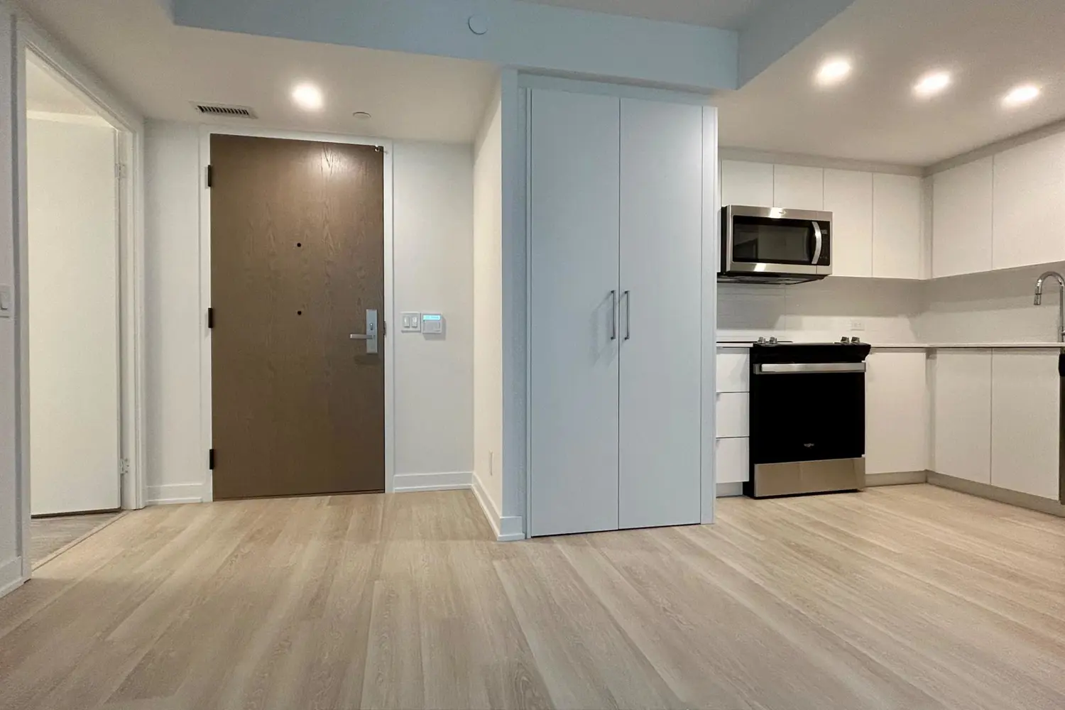 Additional image 18 of 30 Tretti Way 611