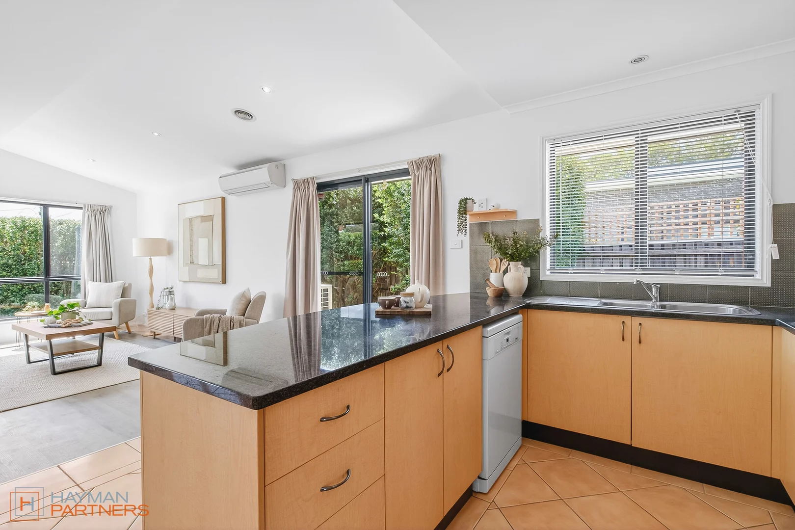 Additional image 11 of 33B Jerrabomberra Avenue, Narrabundah ACT 2604