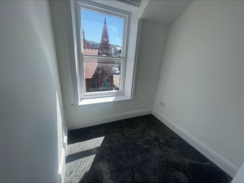 Additional image 7 of 3 bed flat to rentPrincess Road, Colwyn Bay LL29