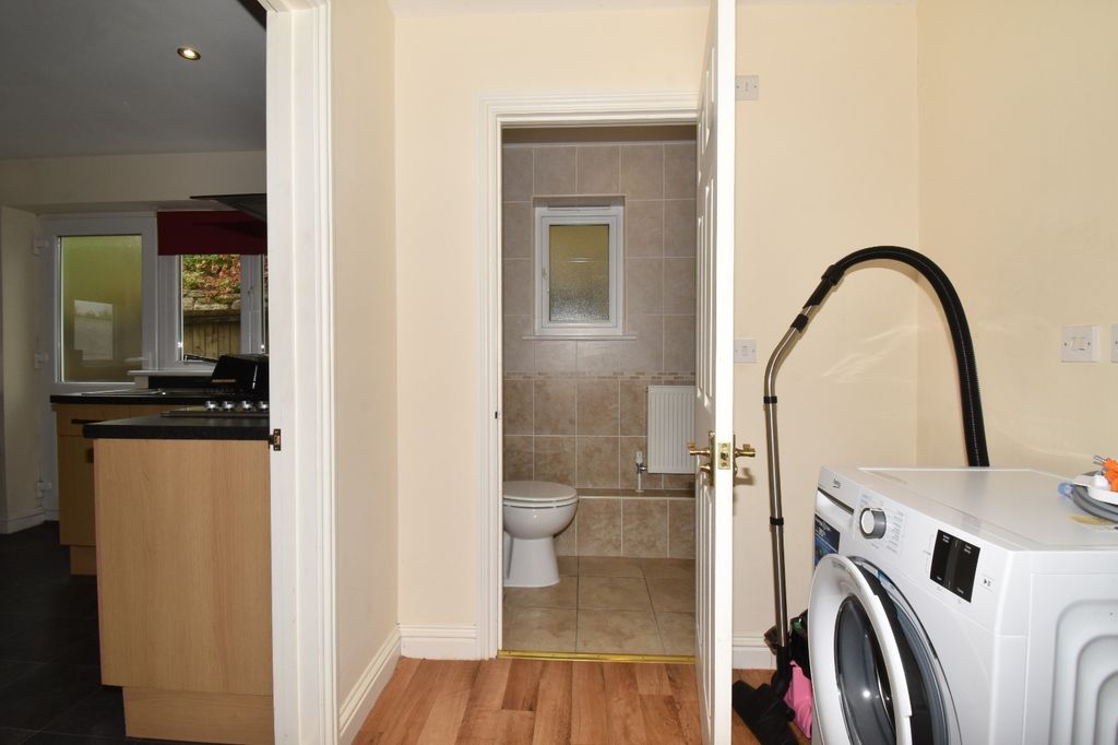 Additional image 4 of 4 bed flat to rentLibrary Cottages, Penryn TR10