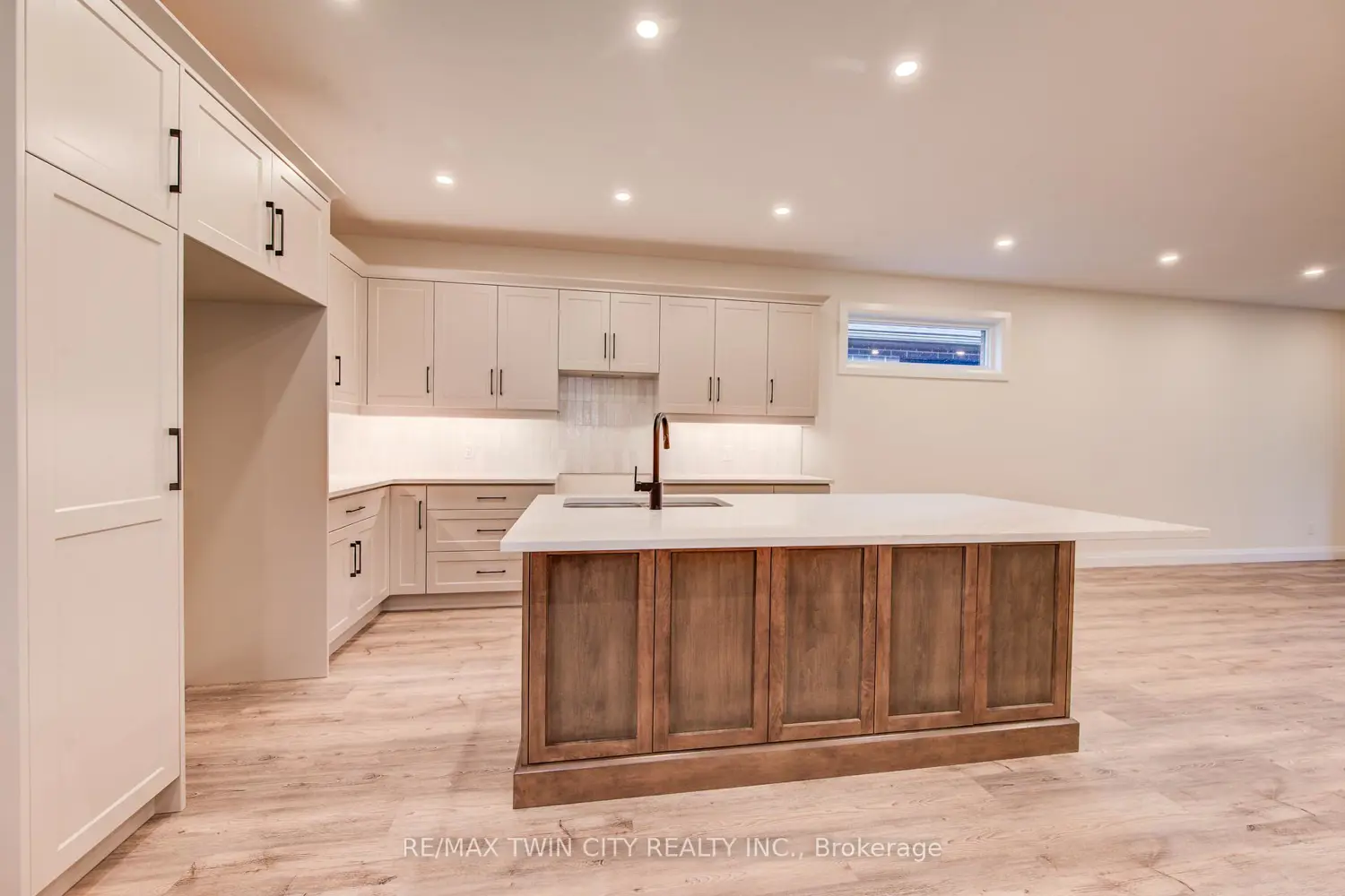 Additional image 4 of 27 Tupelo Crescent