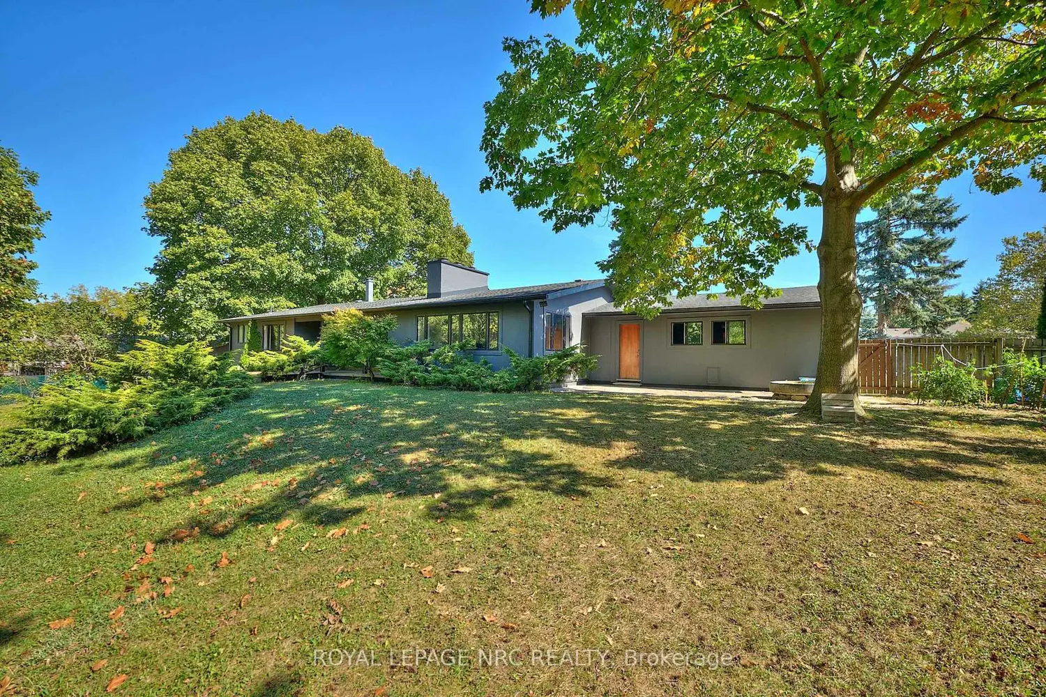 7 Woodmount Drive photo 2