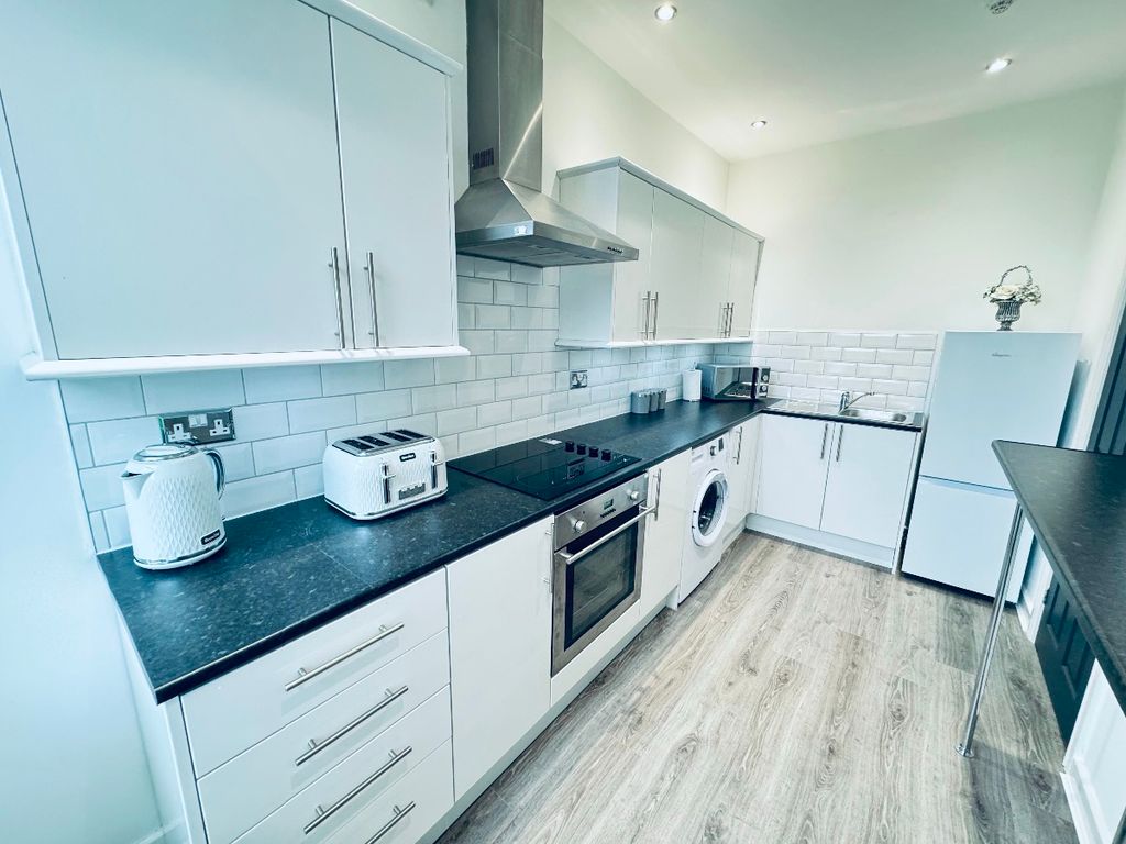Additional image 2 of 2 bed flat to rentPark Avenue, Whitley Bay NE26