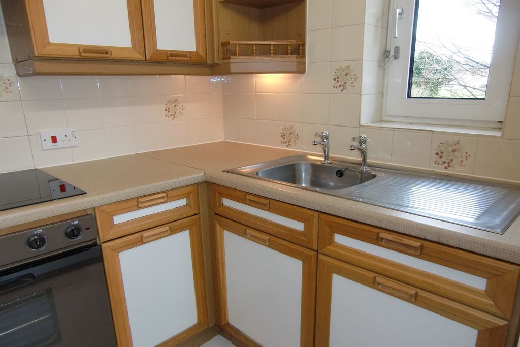 Additional image 4 of 1 bed flat to rentSwn-Y-Mor, Colwyn Bay LL29