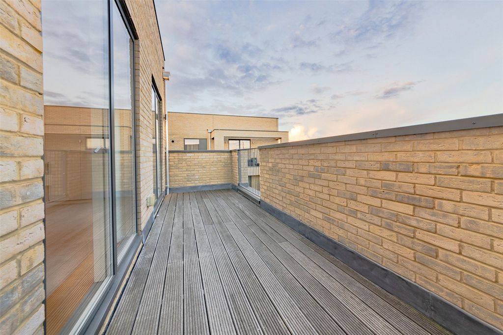 Additional image 11 of 4 bed terraced house to rentForbes Close, Trumpington, Cambridge CB2