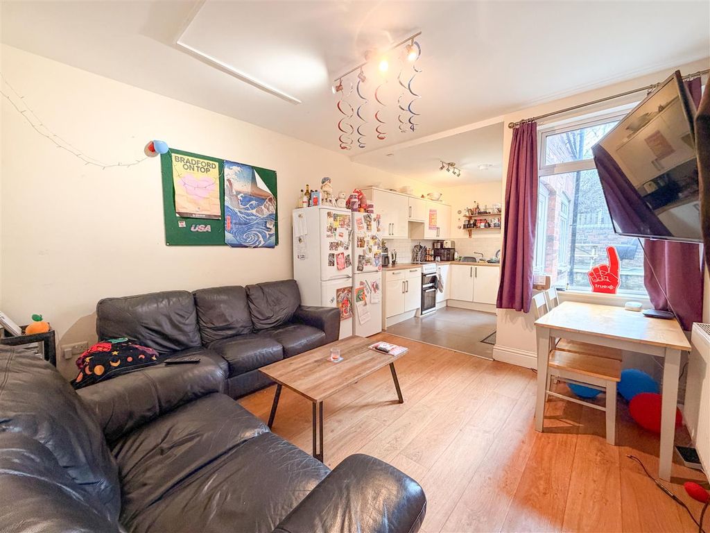 6 bed shared accommodation to rentThompson Road, Sheffield S11 photo 2
