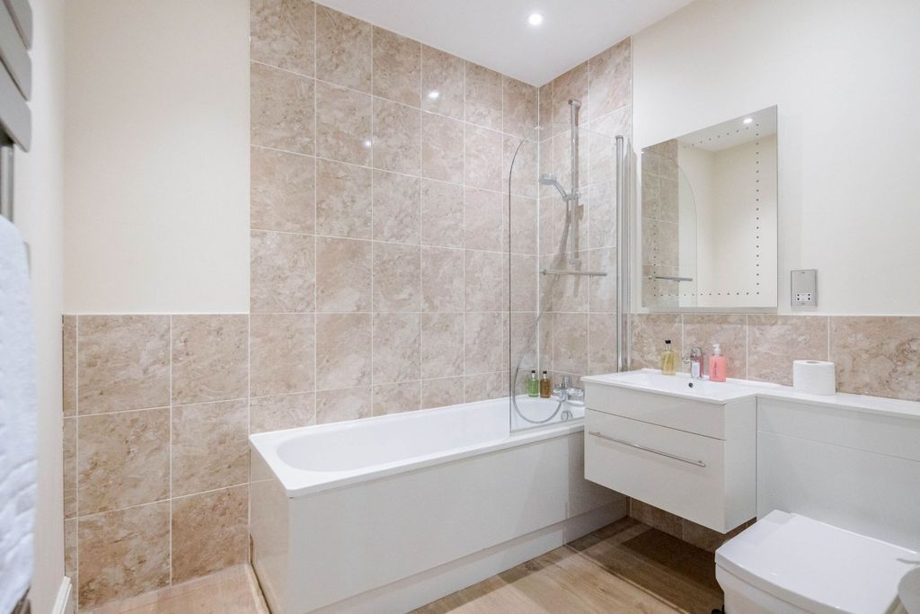 Additional image 23 of 2 bed flat to rentQueen Street, Maidenhead SL6
