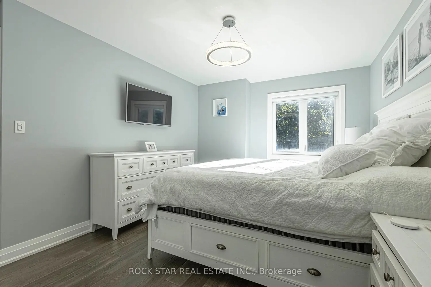 Additional image 4 of 2055 Courtland Crescent