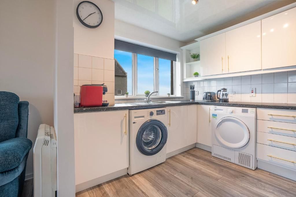Additional image 9 of 3 bed flat to rentGolf Road, Aberdeen AB24