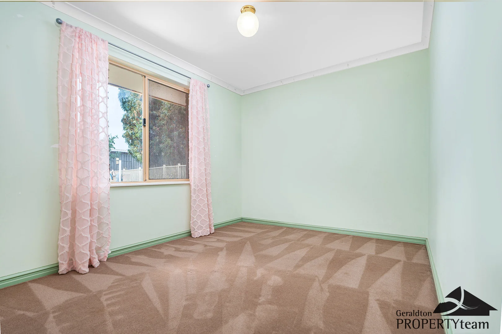 Additional image 10 of 2 Cedar Crescent, Strathalbyn WA 6530