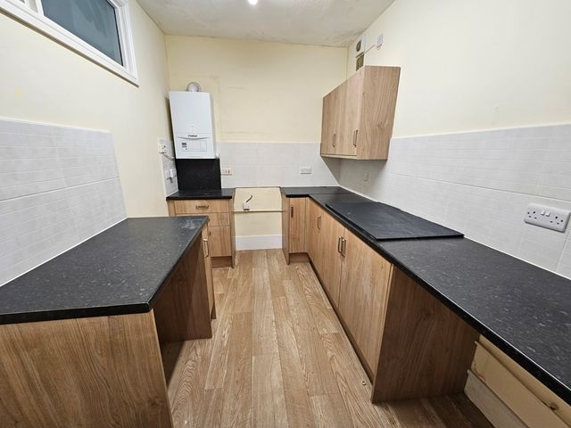 Additional image 3 of 3 bed flat to rentBay View Road, Colwyn Bay LL29