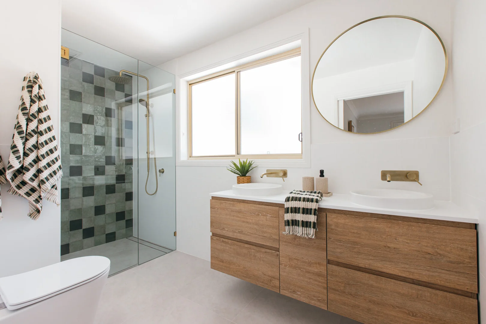 Additional image 4 of 2 Lake Street, North Avoca NSW 2260