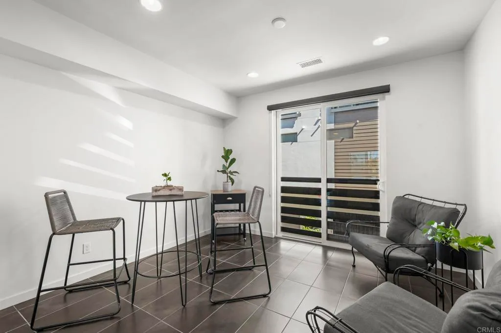 Additional image 72 of 2563 State Street, Carlsbad, CA 92008