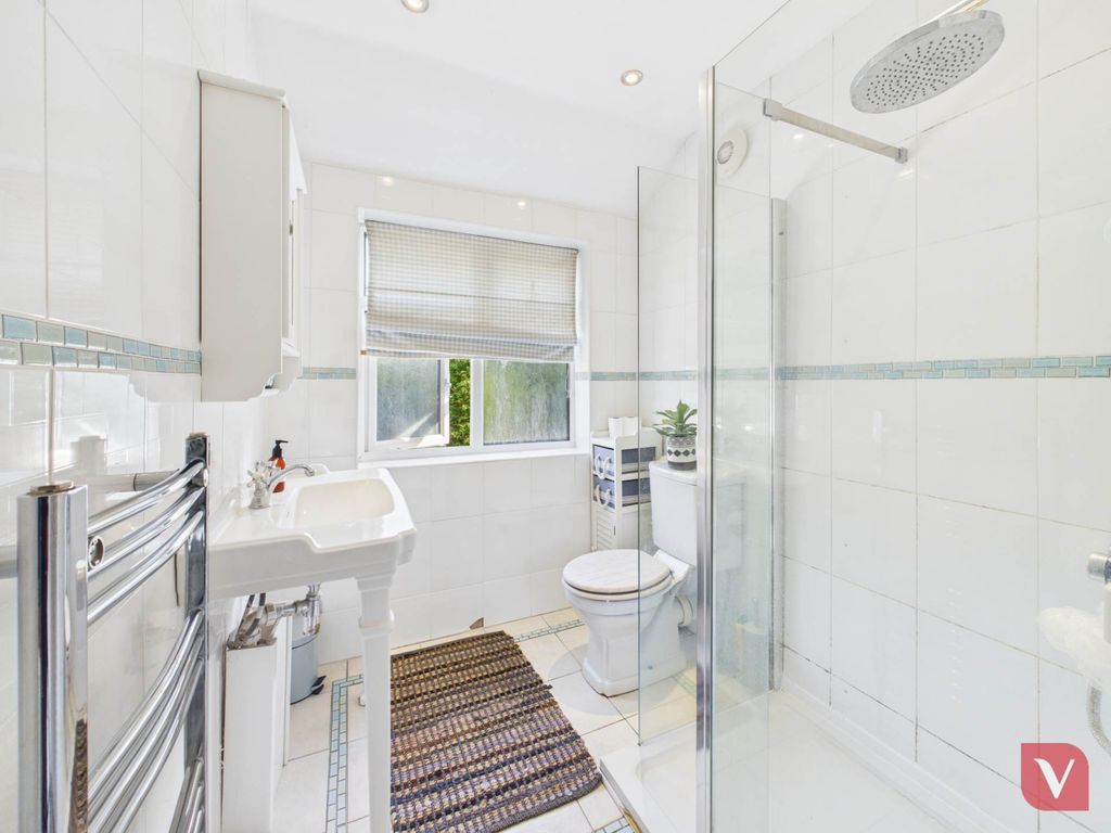 Additional image 10 of 5 bed property to rentCompton Avenue, Luton LU4