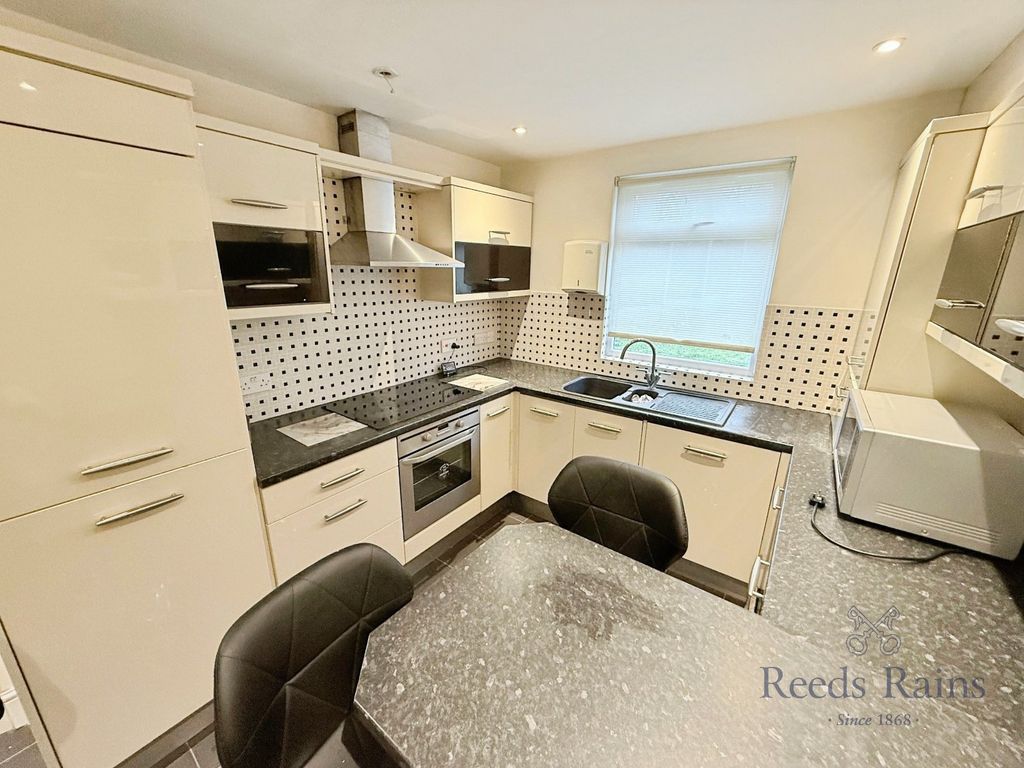 Additional image 9 of 2 bed flat to rentLondon Road, Stoke-On-Trent, Staffordshire ST4