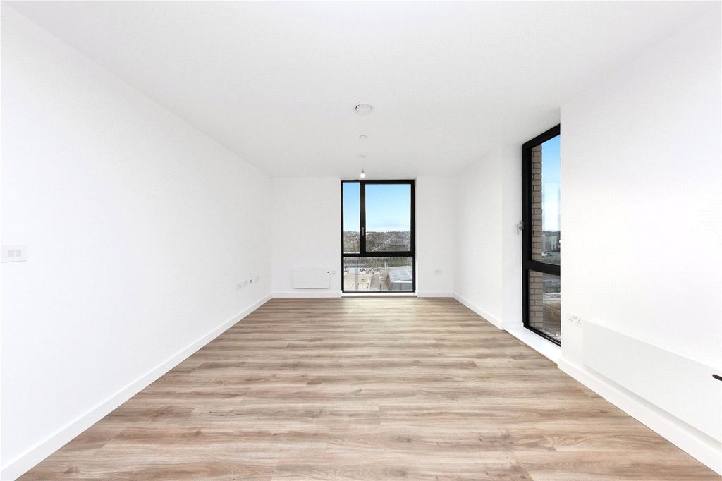 Additional image 4 of 2 bed flat to rentViva Court, Kimpton Road, Luton LU2