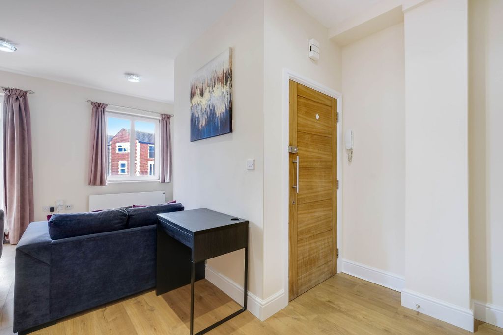 Additional image 15 of 2 bed flat to rentQueen Street, Maidenhead SL6