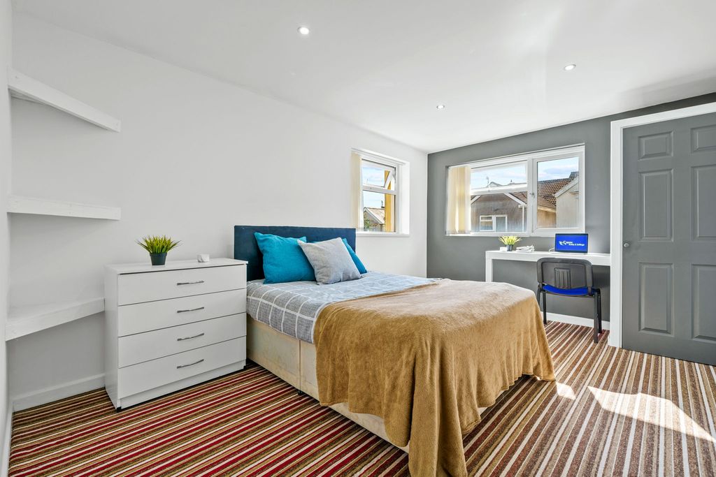 Additional image 3 of 7 bed shared accommodation to rentBernard Street, Swansea SA2