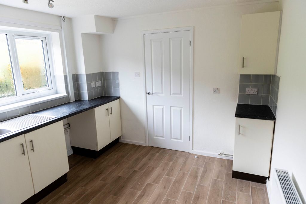 Additional image 5 of 3 bed semi-detached house to rentErcall View, Telford TF3