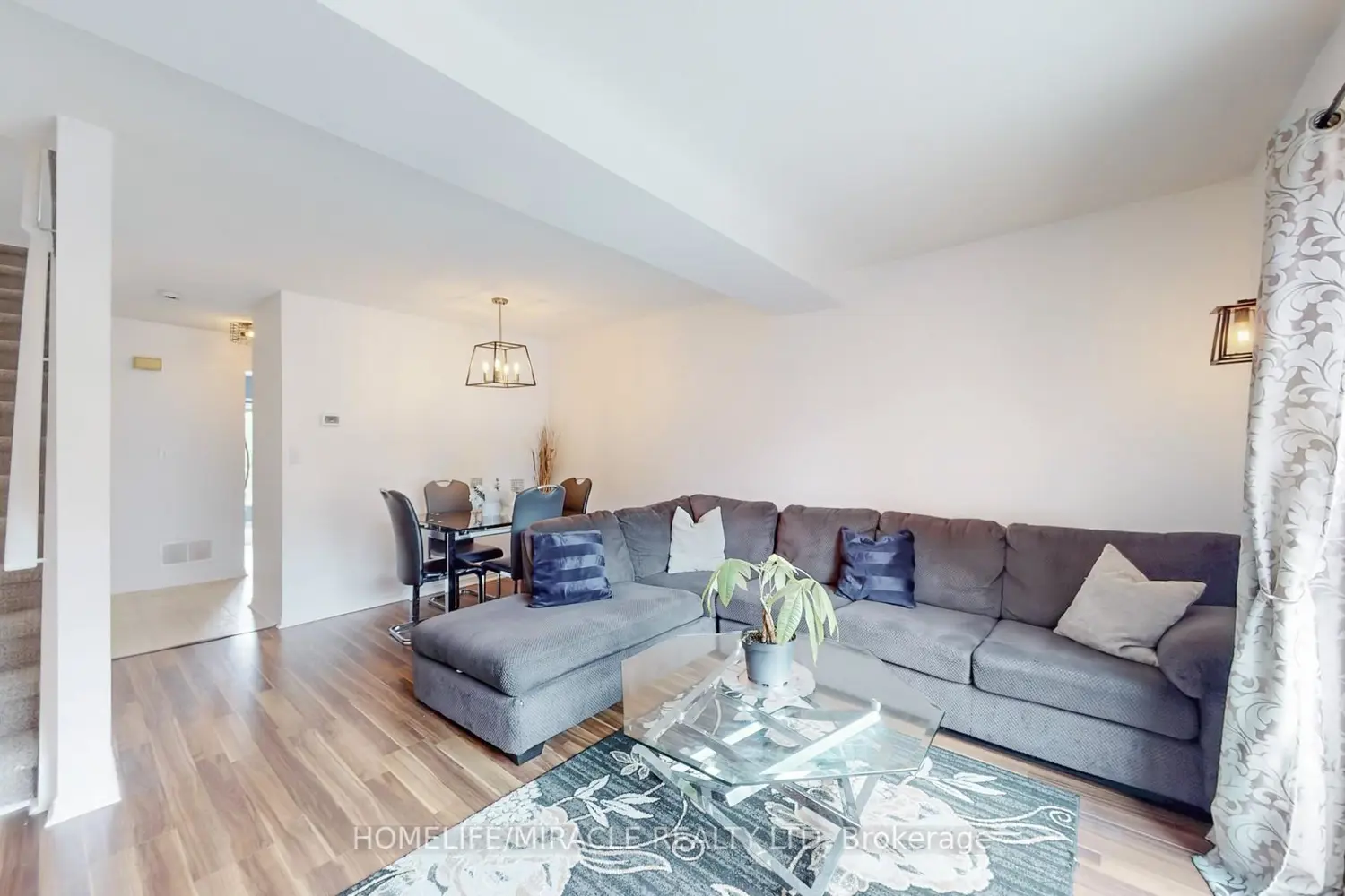 Additional image 4 of 4 William Curtis Circle