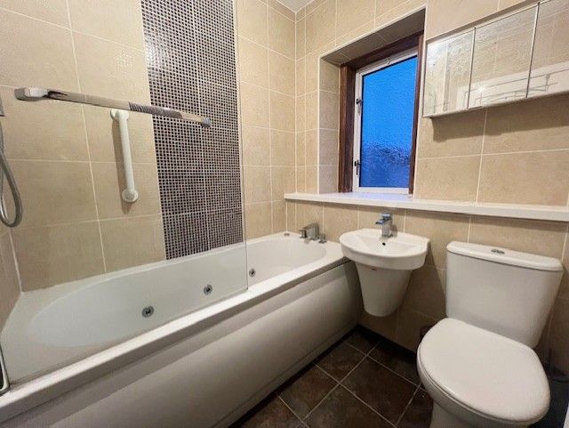Additional image 4 of 3 bed flat to rentChurch Street, Inverbervie, Angus DD10