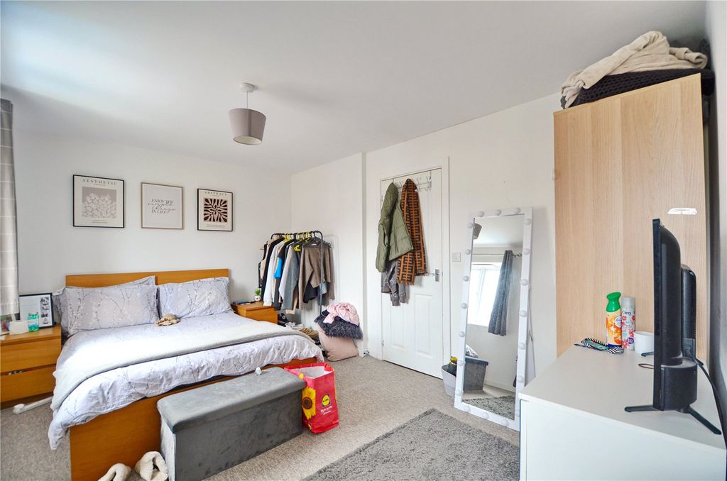 Additional image 9 of 6 bed semi-detached house to rentSlade Baker Way, Bristol, Gloucestershire BS16