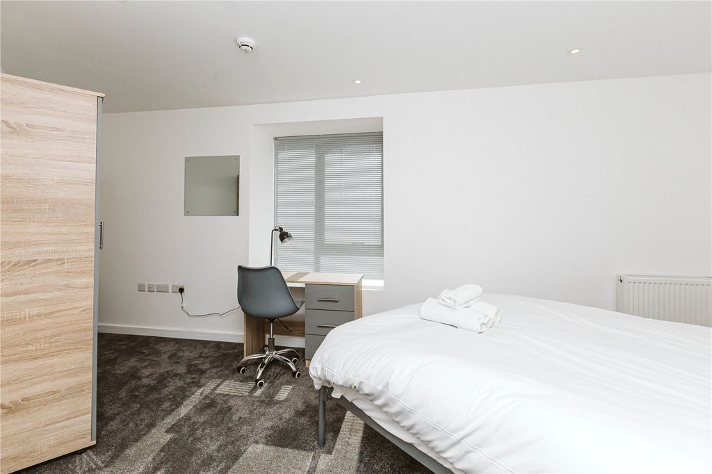 Additional image 10 of 6 bed flat to rentFilton Avenue, Horfield, Bristol BS7
