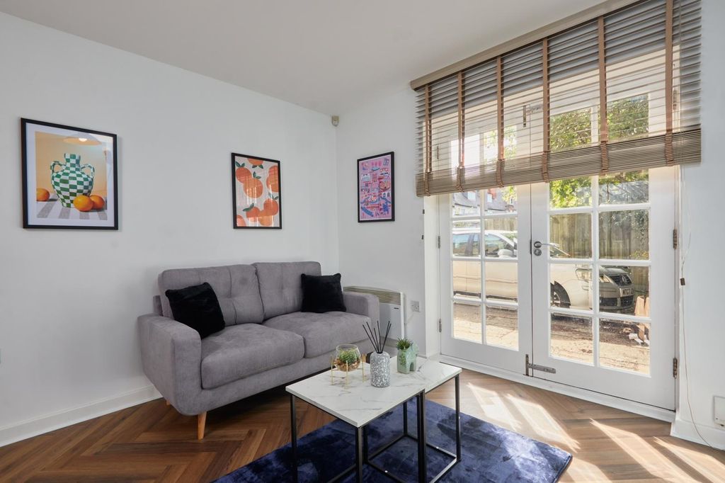 Additional image 2 of 2 bed maisonette to rentSaint Michael's Lane, Leeds LS6