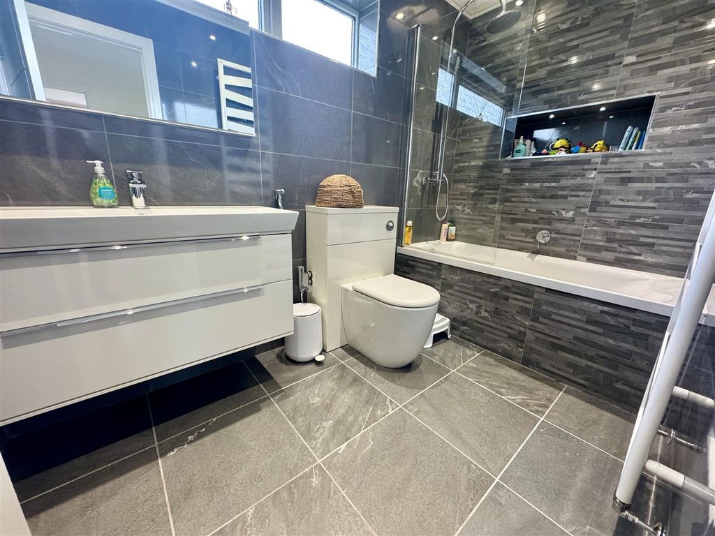 Additional image 10 of 4 bed detached house to rentCauseway Glade, Sheffield S17