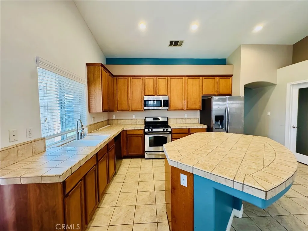 Additional image 14 of 5310 Sweitzer Lake St, Bakersfield, CA 93314