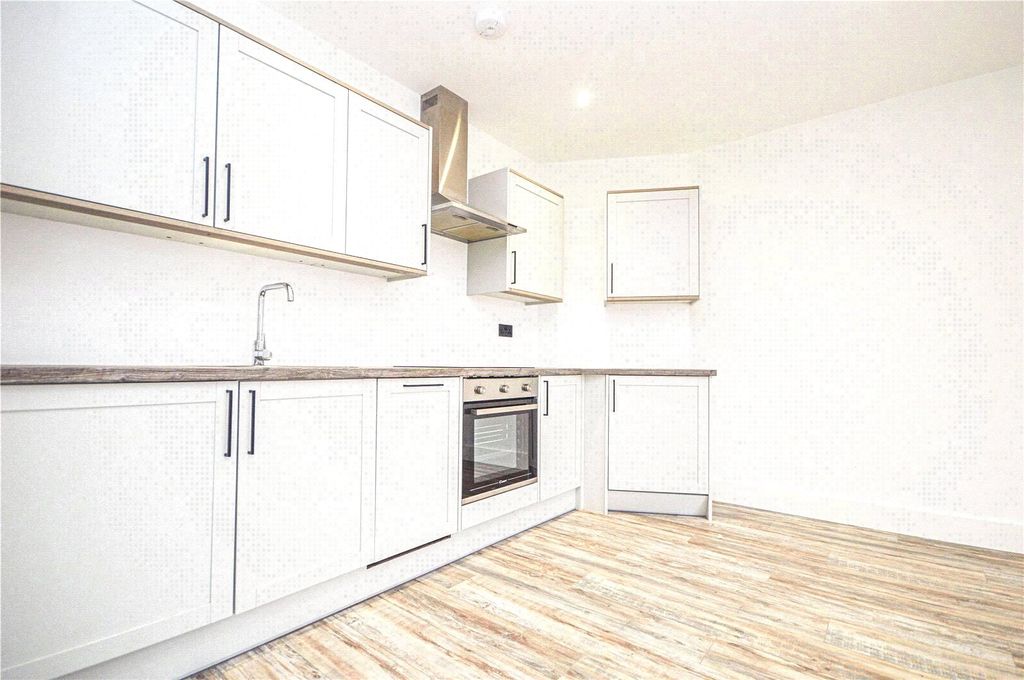 Additional image 2 of 2 bed flat to rentKingsbridge Point, Swindon SN1