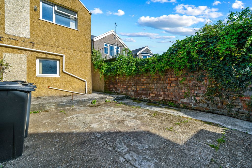 Additional image 11 of 7 bed shared accommodation to rentBernard Street, Swansea SA2