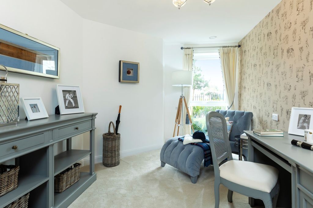 Additional image 9 of 2 bed flat to rentHeene Road, Worthing BN11