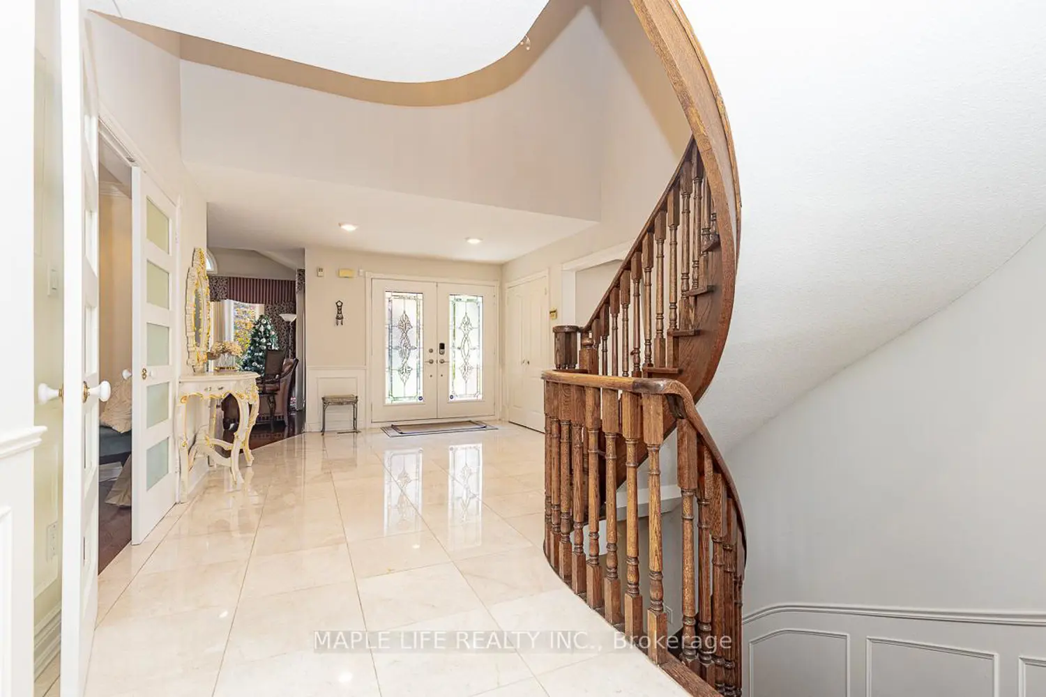 1 Elderwood Drive photo 4