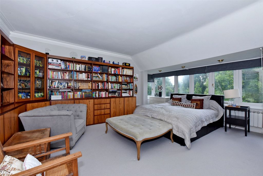 Additional image 7 of 3 bed semi-detached house to rentQuarry Wood, Marlow, Buckinghamshire SL7