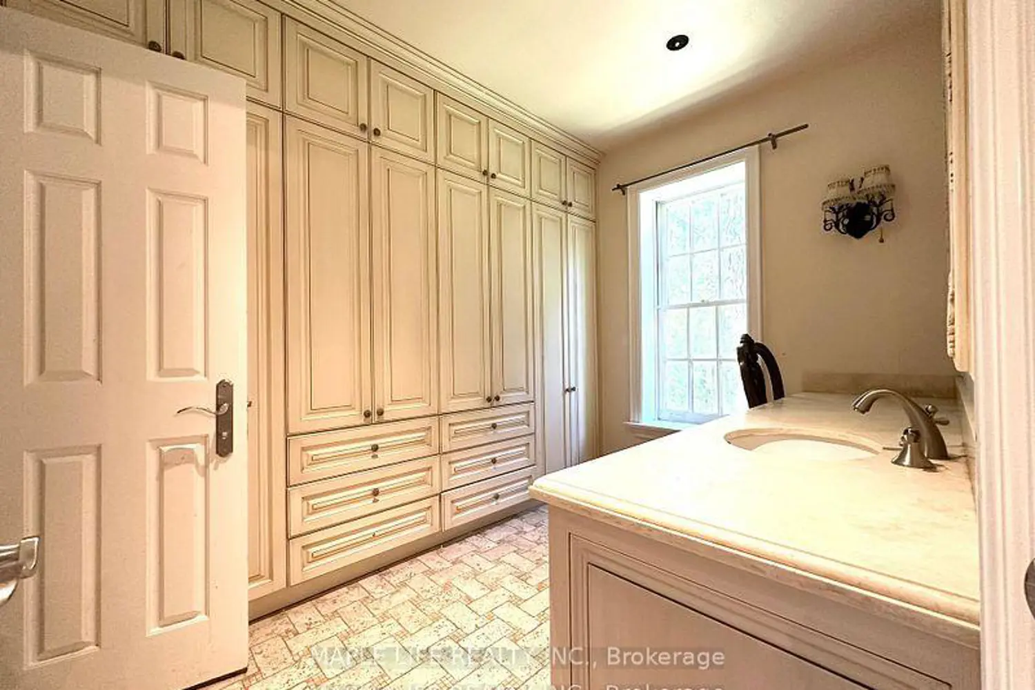 Additional image 10 of 16 Brian Cliff Drive