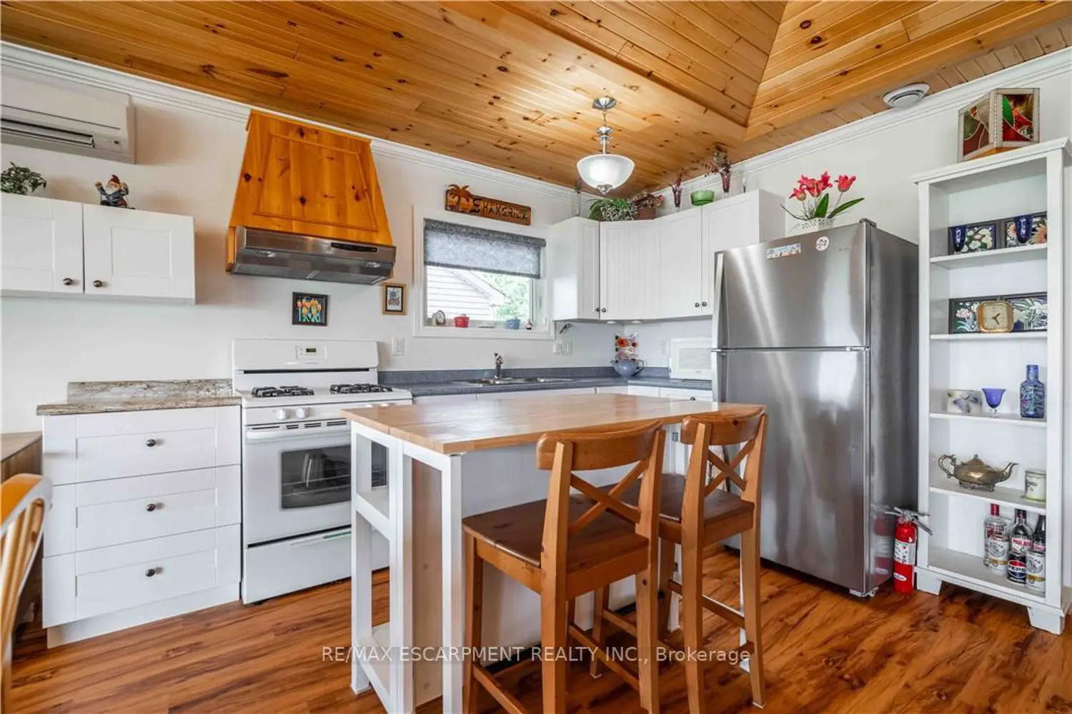 Additional image 11 of 2399 Lakeshore Road