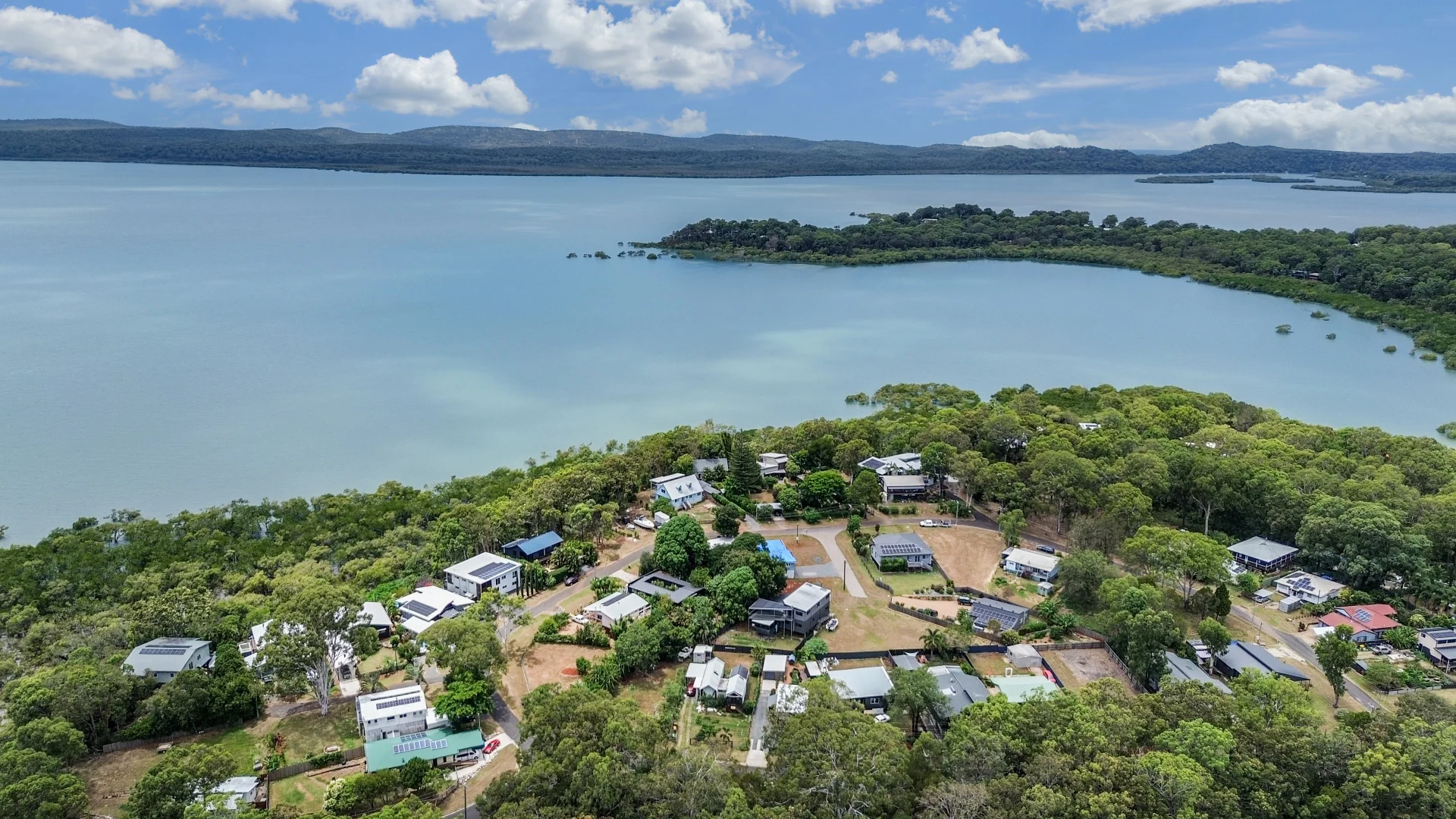 Additional image 11 of 22 Waterside Dr, Macleay Island QLD 4184