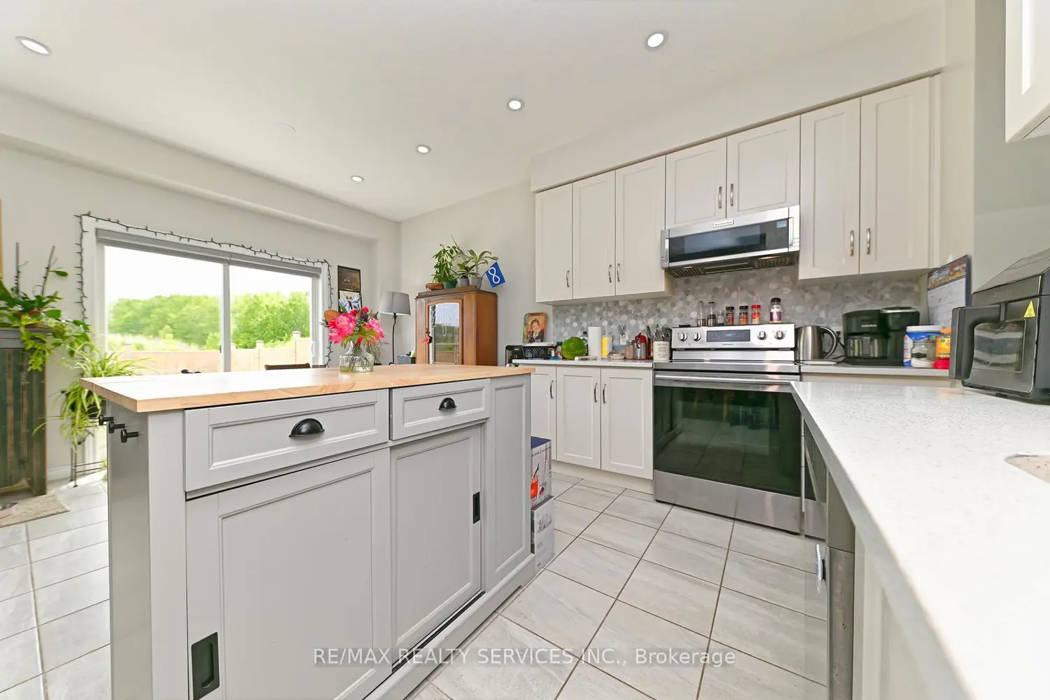 Additional image 5 of 1320 Calais Drive