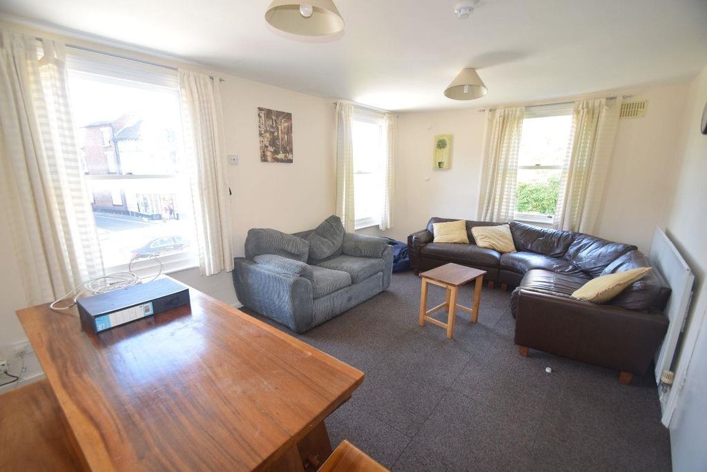 Additional image 2 of 6 bed flat to rentBellmans Yard, High Street, Newport TF10