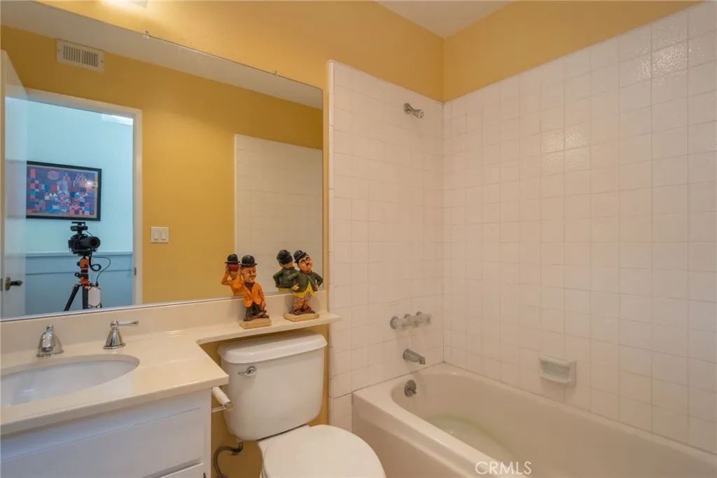 Additional image 42 of 18319 Collins Street Unit 19, Tarzana, CA 91356