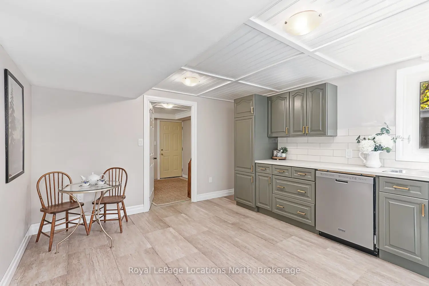 Additional image 11 of 103478 Grey 18 Road