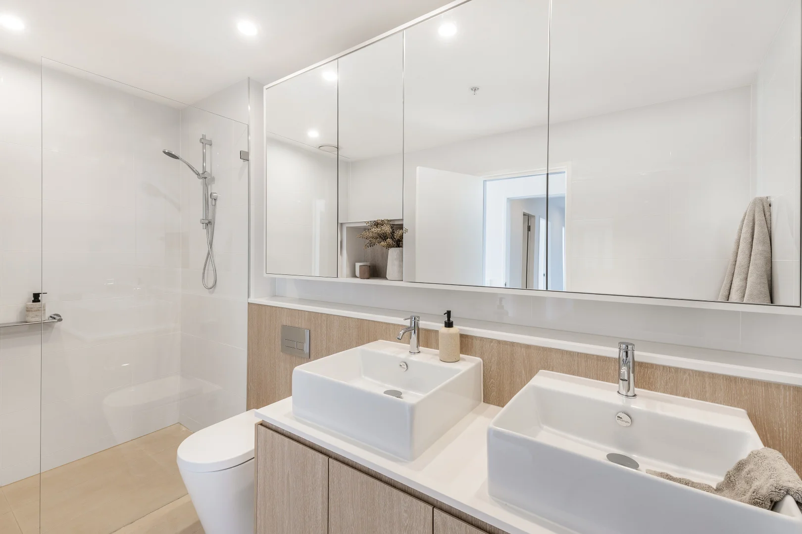 Additional image 8 of D11.19/455D Captain Cook Drive, Woolooware NSW 2230