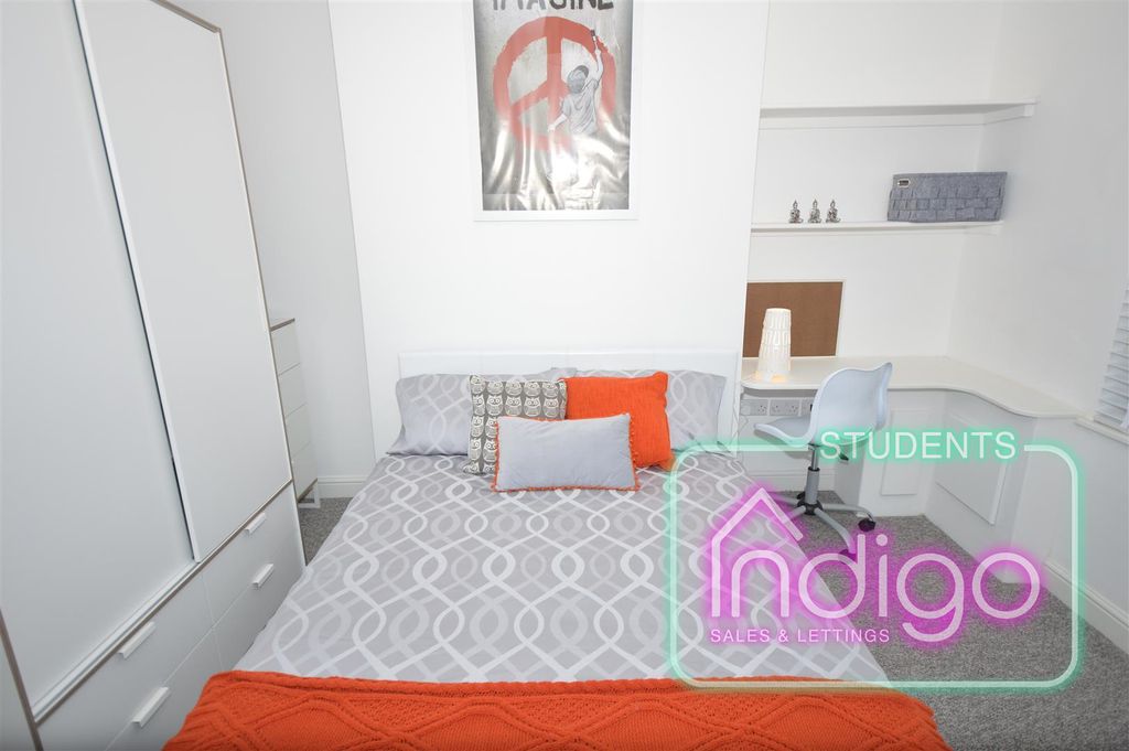 Additional image 3 of 5 bed shared accommodation to rentHill Street, Newcastle ST5