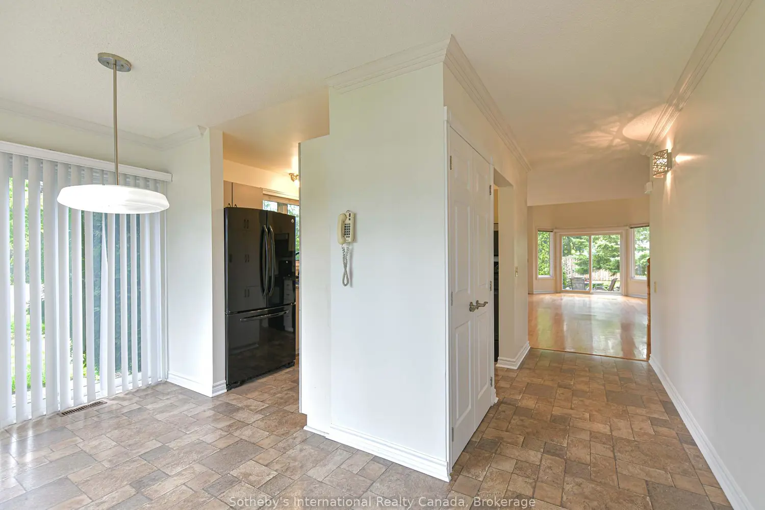 Additional image 3 of 10 Museum Drive 101