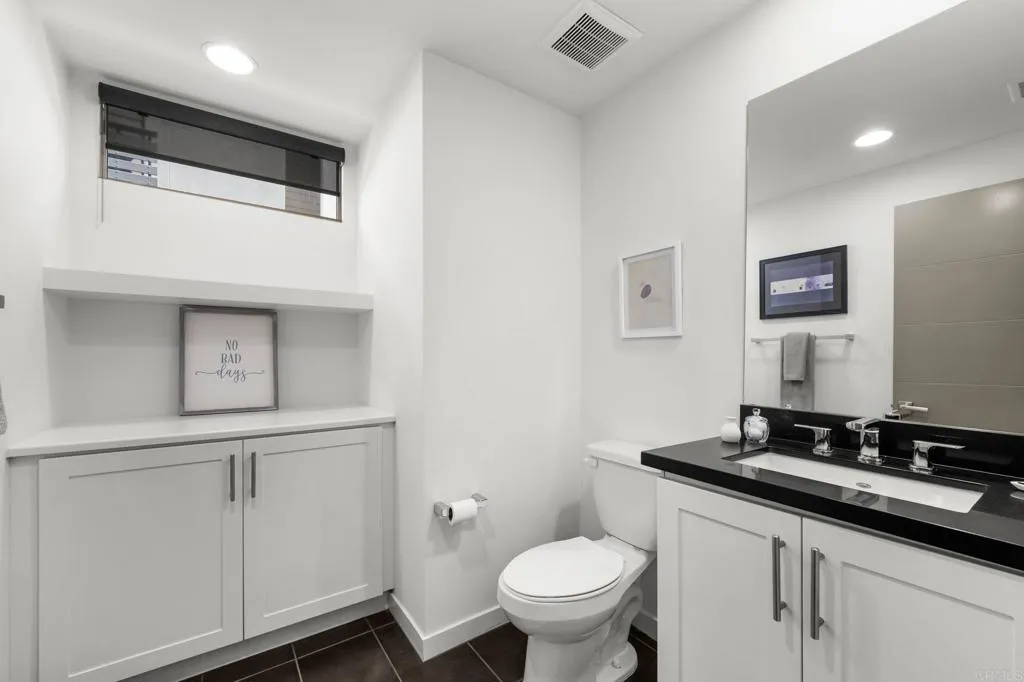 Additional image 18 of 2563 State Street, Carlsbad, CA 92008