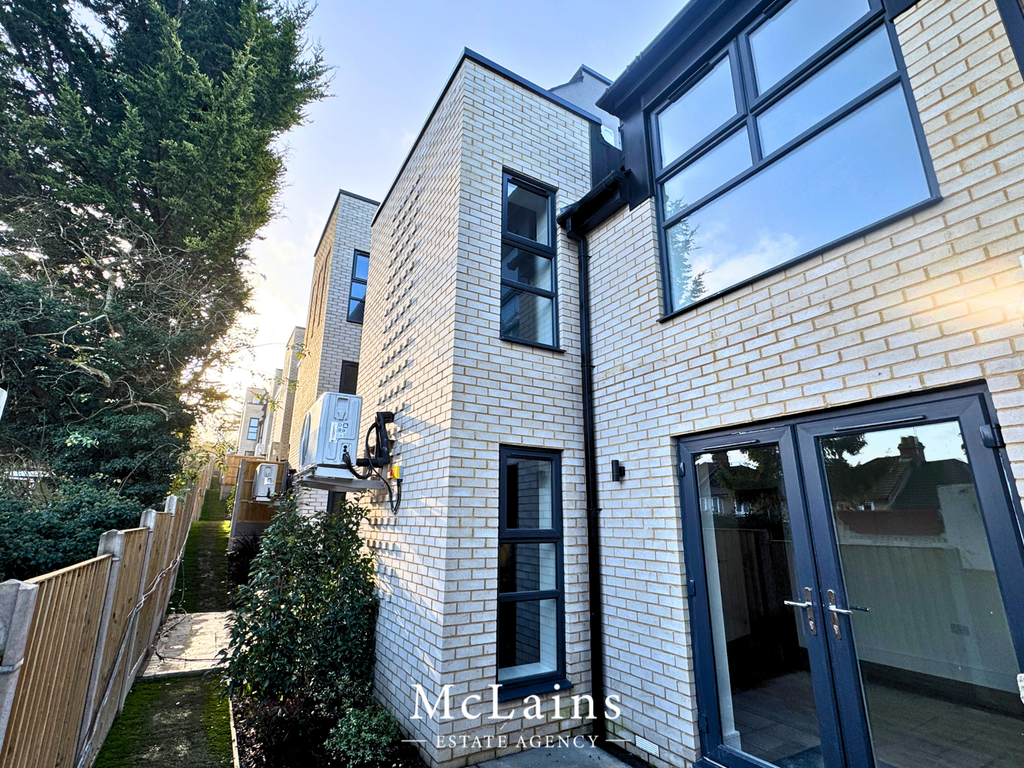 Additional image 8 of 2 bed flat to rent2-Bed Flat On Seymour Ave, Luton, Bedfordshire LU1