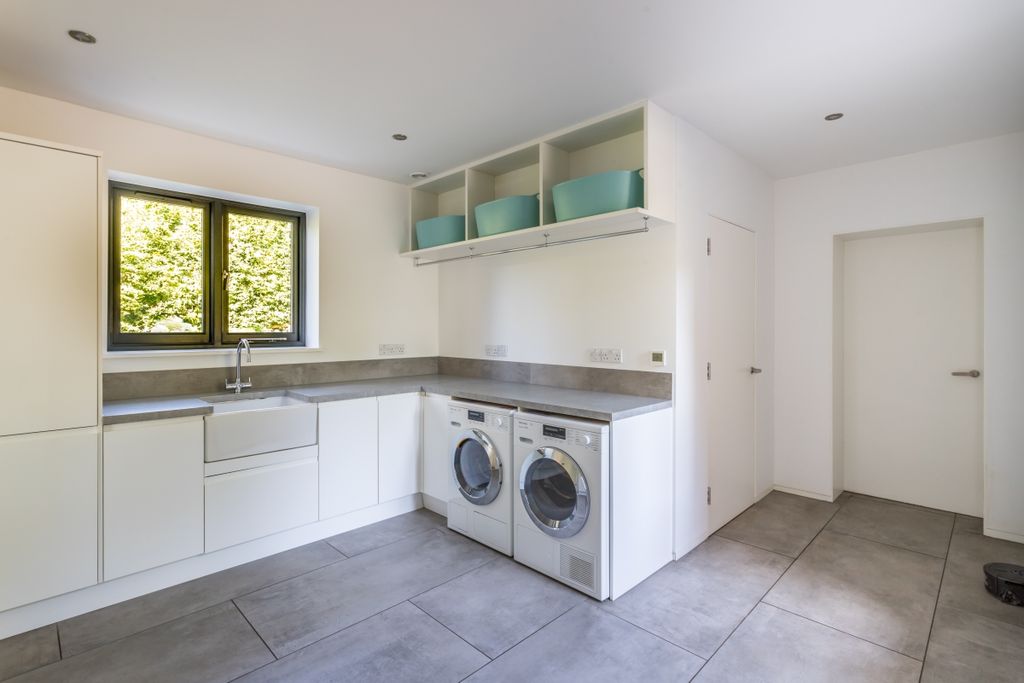 Additional image 10 of 5 bed detached house to rentPlumtree Cross Lane, Barns Green, Horsham RH13